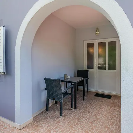 4 Bedroom Lovely In * Lovorno