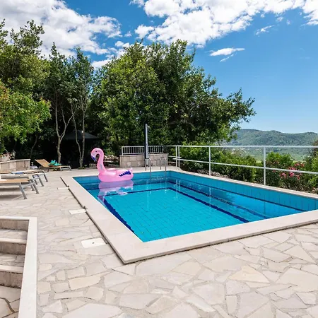 4 Bedroom Lovely In *