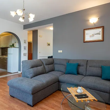 度假居 4 Bedroom Lovely In *