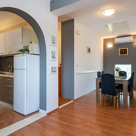 Holiday home Croatia Lovorno