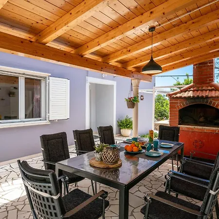 4 Bedroom Lovely In