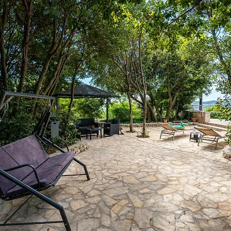 4 Bedroom Lovely In 度假居 Lovorno