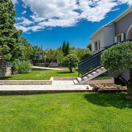 4 Bedroom Lovely In *